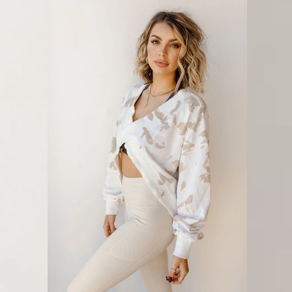 Tie Dye Cross Back Sweater NWT - Picture 2 of 9